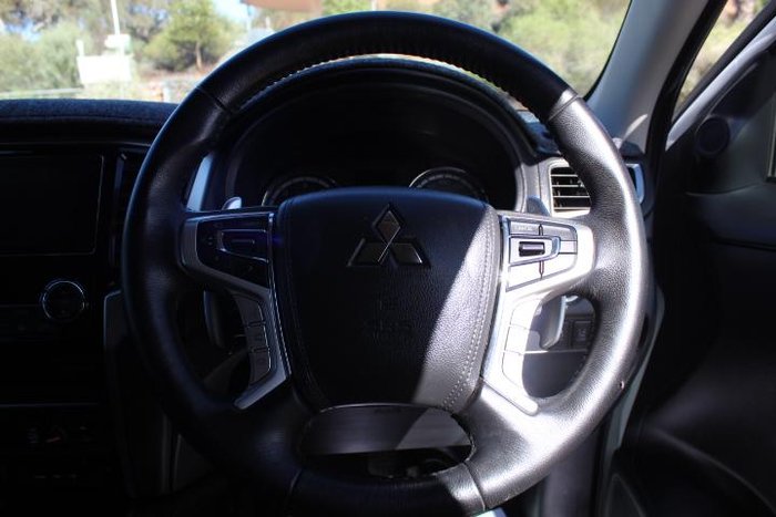 2023 Mitsubishi Triton Xtreme