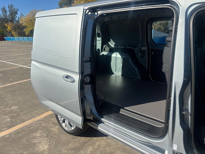 2025 Volkswagen Caddy TSI220