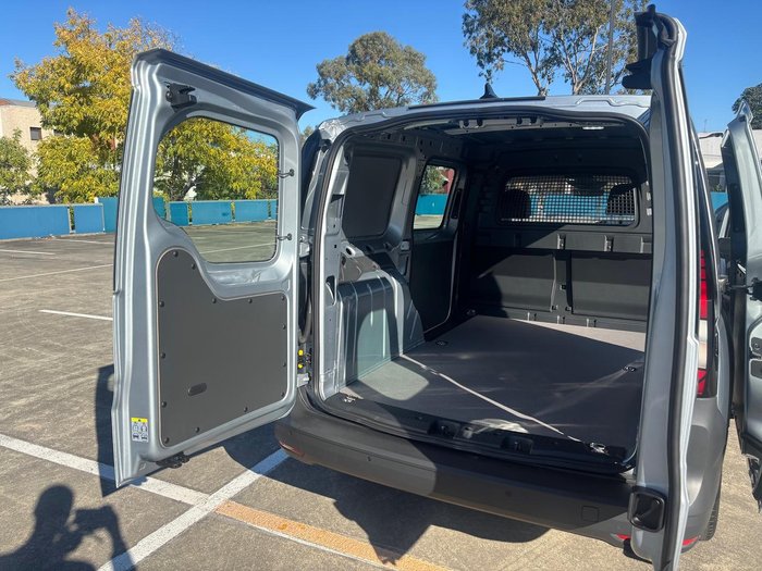2025 Volkswagen Caddy TSI220