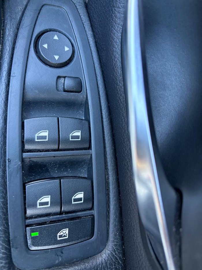 2013 BMW 3 Series 320i