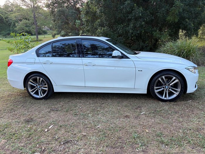 2013 BMW 3 Series 320i
