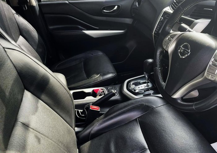 2018 Nissan Navara ST-X