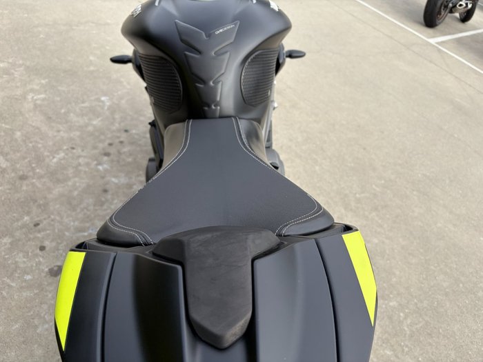 2020 Triumph STREET TRIPLE RS Black