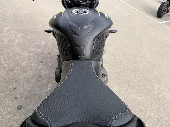 2020 Triumph STREET TRIPLE RS Black