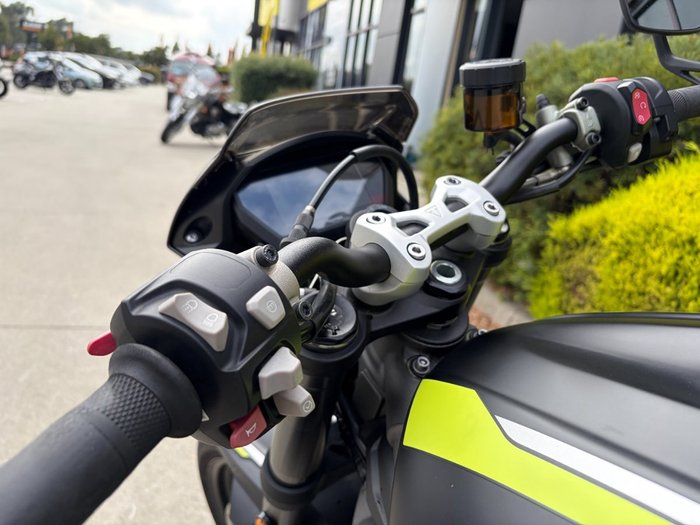 2020 Triumph STREET TRIPLE RS Black