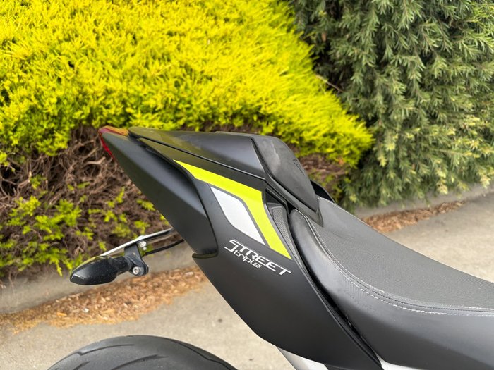 2020 Triumph STREET TRIPLE RS Black