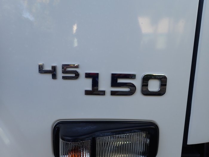 2020 ISUZU NLR 45-150