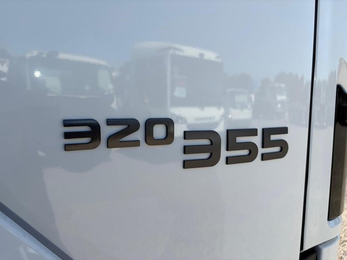 2026 Isuzu F Series FYJ 320-255 AT R67