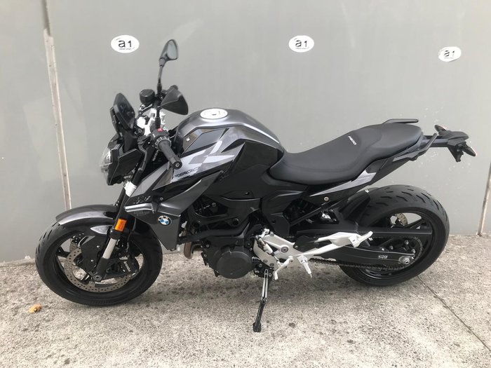 2025 BMW F 900 R Triple Black