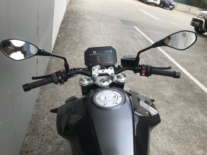 2025 BMW F 900 R Triple Black