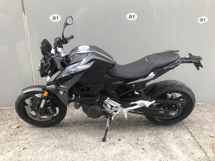 2025 BMW F 900 R Triple Black