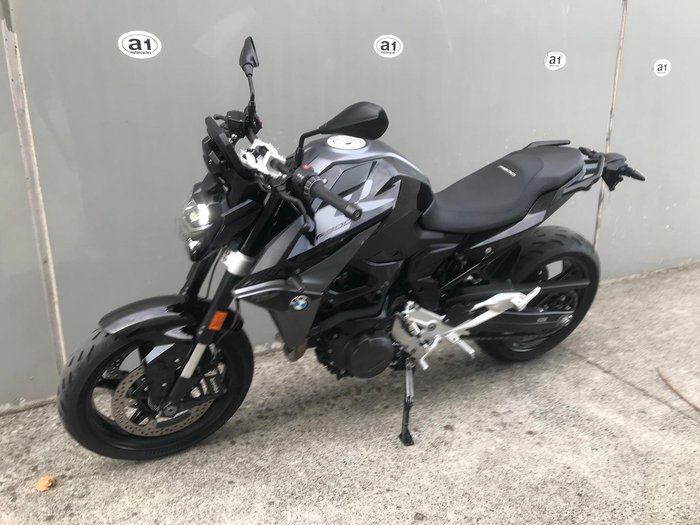2025 BMW F 900 R Triple Black