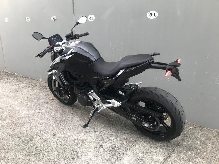 2025 BMW F 900 R Triple Black