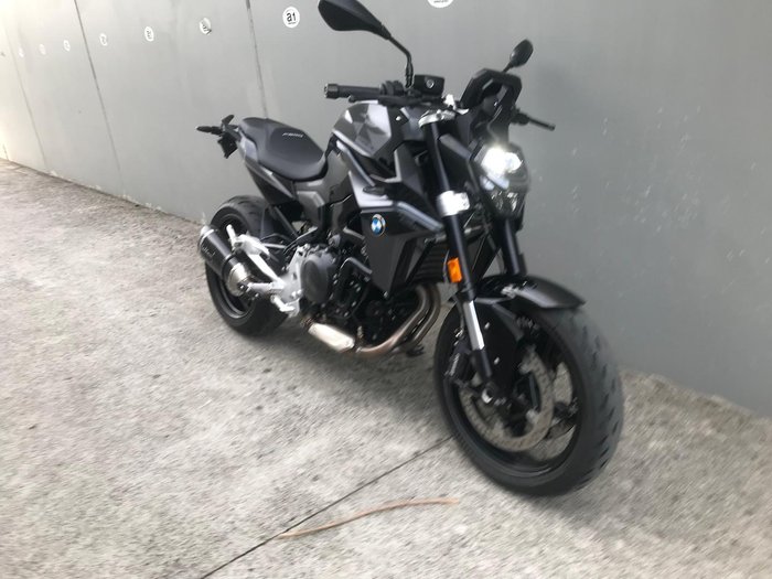 2025 BMW F 900 R Triple Black