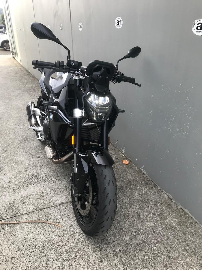 2025 BMW F 900 R Triple Black