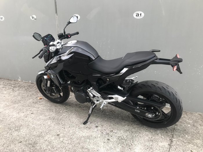 2025 BMW F 900 R Triple Black