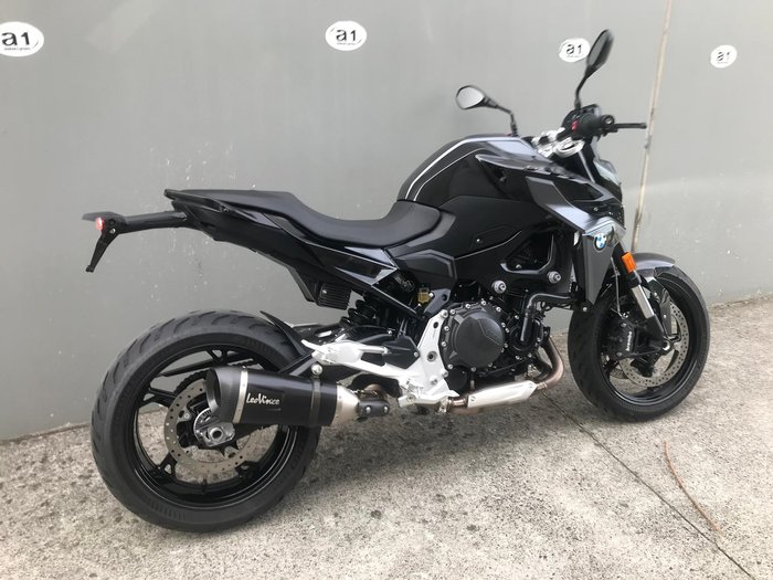 2025 BMW F 900 R Triple Black