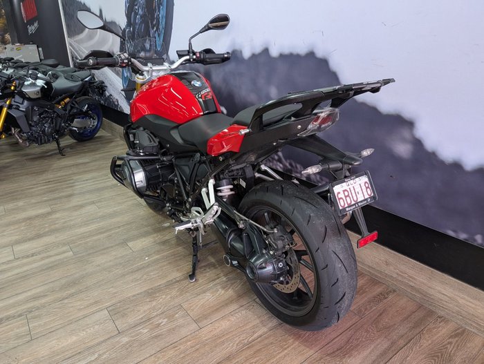 2018 BMW Motorrad R1200R RED