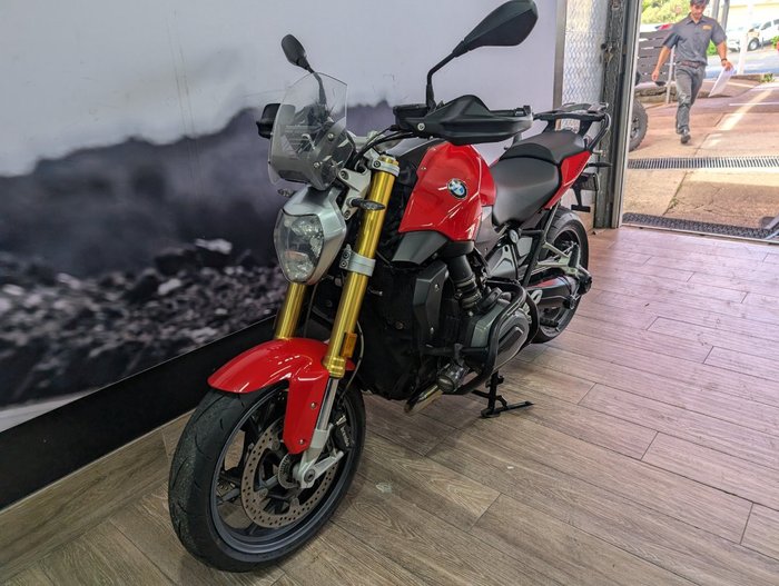 2018 BMW Motorrad R1200R RED