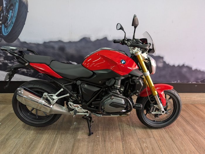 2018 BMW Motorrad R1200R RED