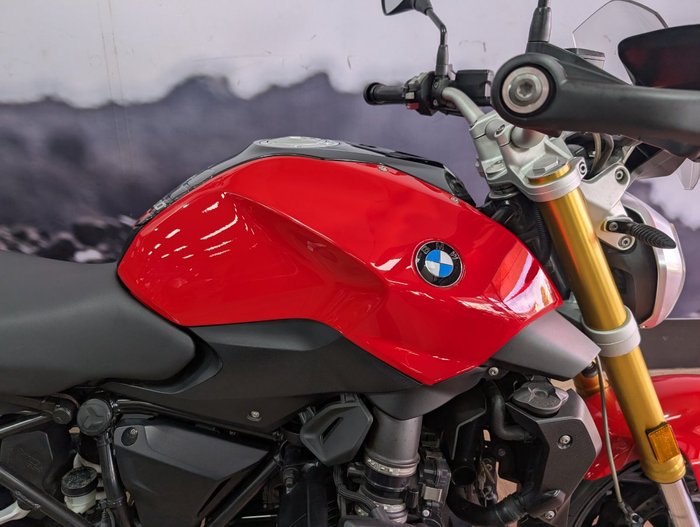 2018 BMW Motorrad R1200R RED