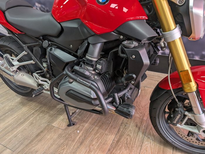 2018 BMW Motorrad R1200R RED