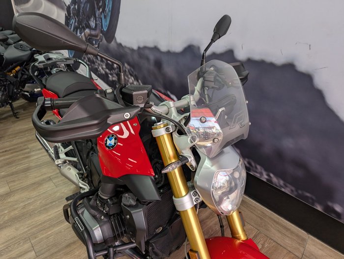 2018 BMW Motorrad R1200R RED