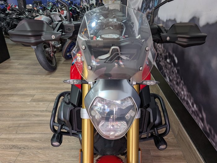 2018 BMW Motorrad R1200R RED