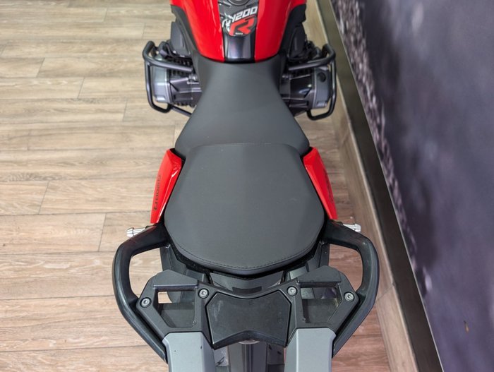 2018 BMW Motorrad R1200R RED