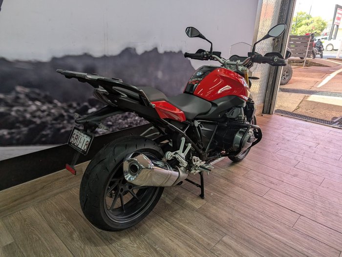 2018 BMW Motorrad R1200R RED