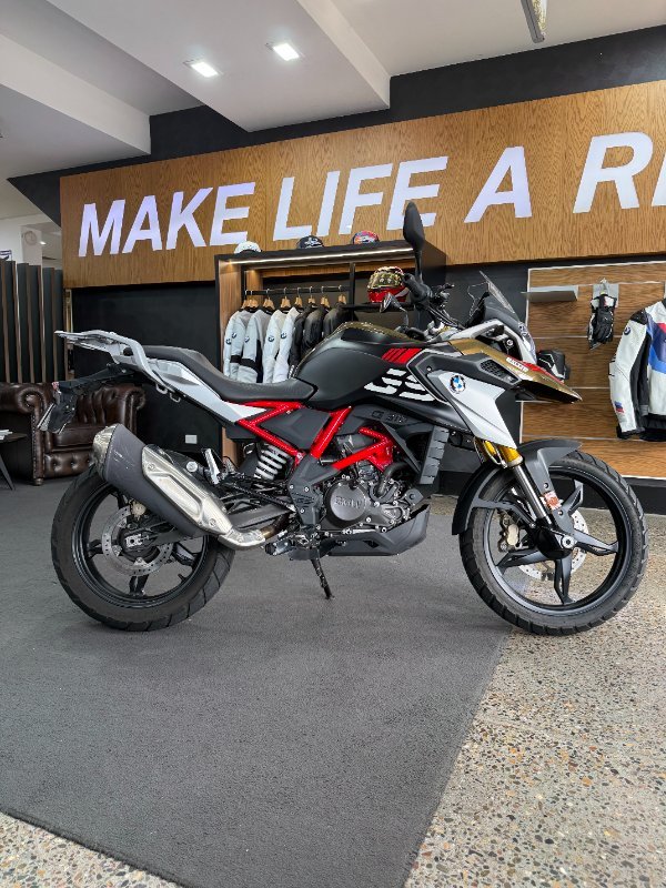 2023 BMW Motorrad G 310 GS Kalamata Dark Gold Metallic
