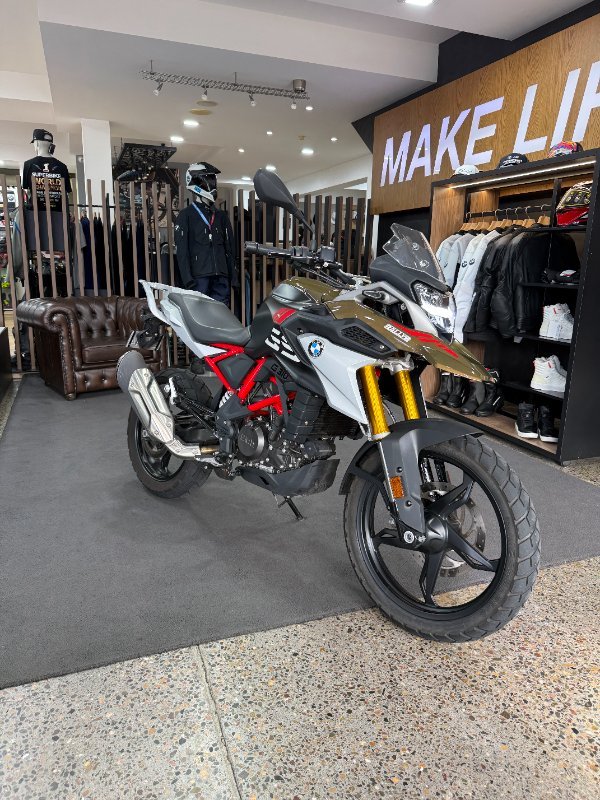 2023 BMW Motorrad G 310 GS Kalamata Dark Gold Metallic
