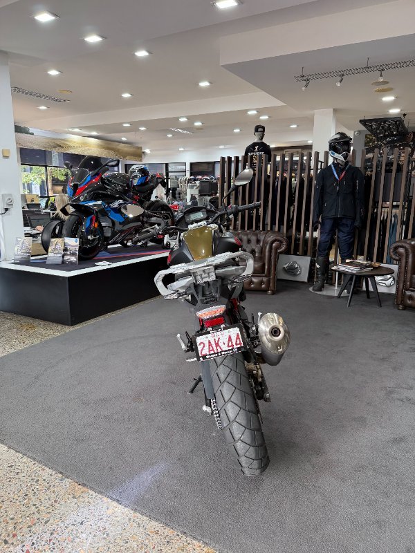 2023 BMW Motorrad G 310 GS Kalamata Dark Gold Metallic