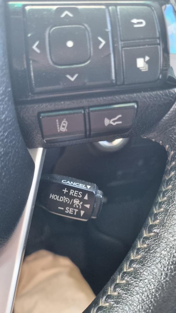 2023 Toyota Hilux SR5