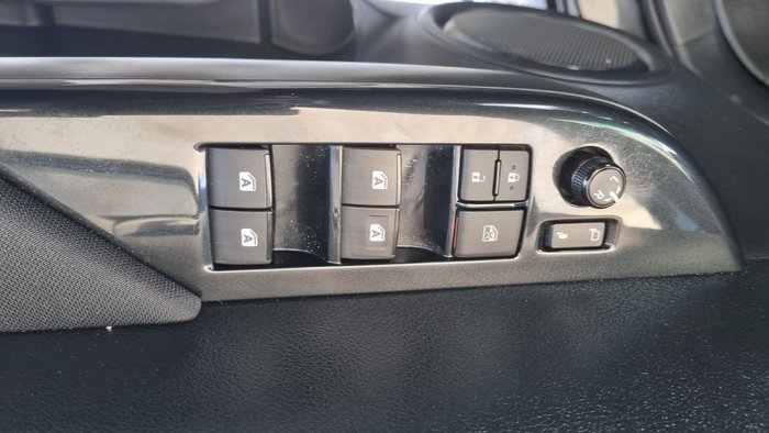 2023 Toyota Hilux SR5