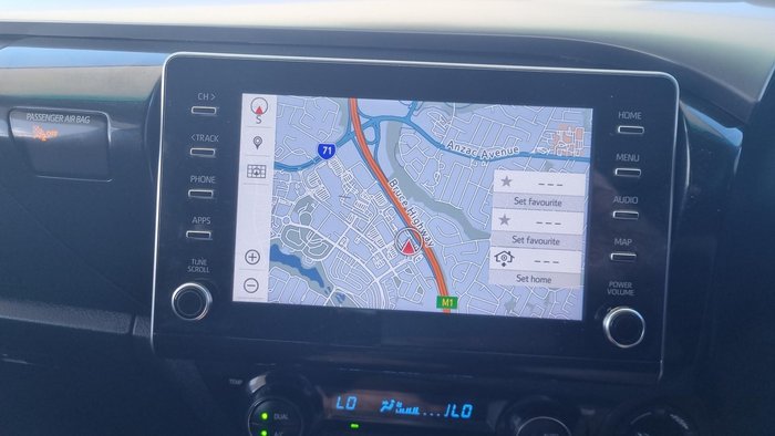 2023 Toyota Hilux SR5