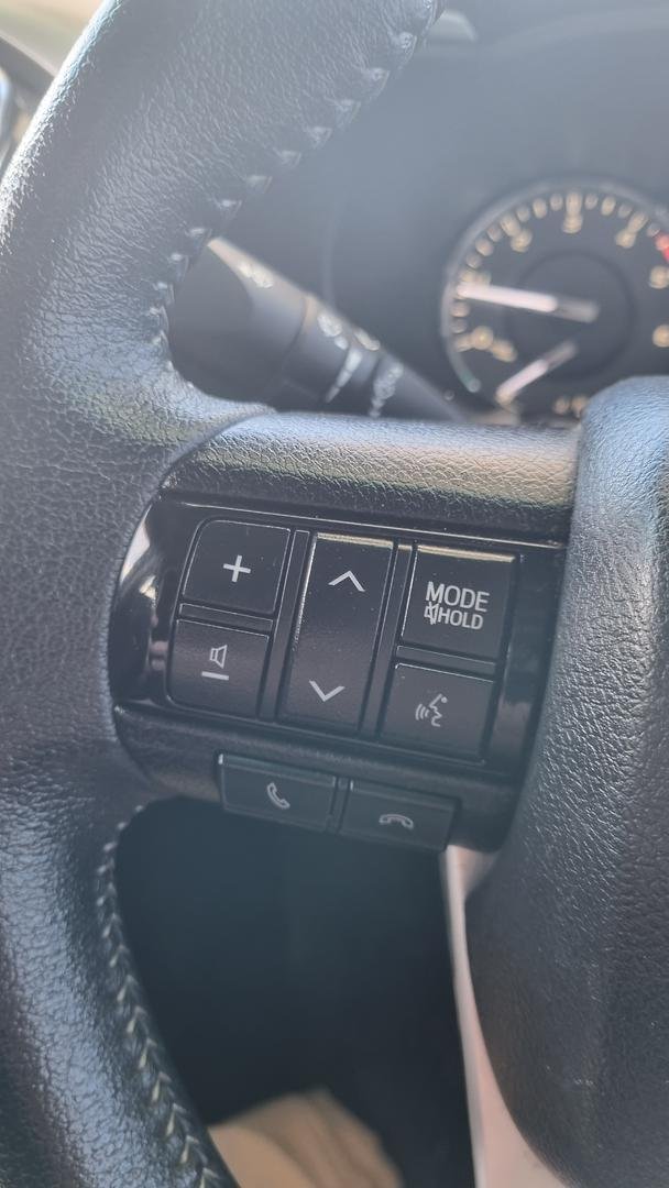 2023 Toyota Hilux SR5