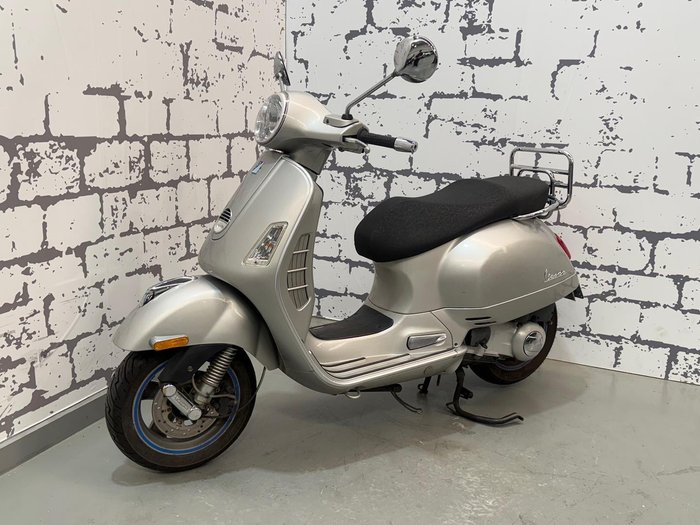 2008 Vespa GTV 250ie GTV Silver