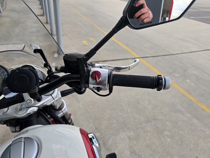 2023 ROYAL ENFIELD (SEE ALSO ENFIEL SUPER METEOR 650 Red