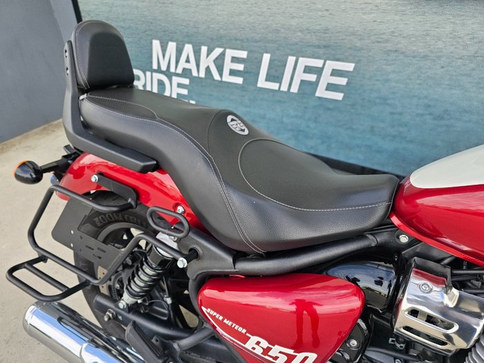 2023 ROYAL ENFIELD (SEE ALSO ENFIEL SUPER METEOR 650 Red