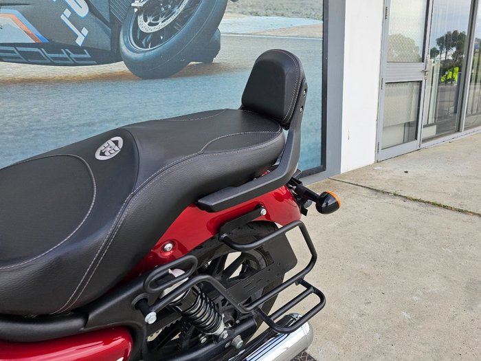 2023 ROYAL ENFIELD (SEE ALSO ENFIEL SUPER METEOR 650 Red