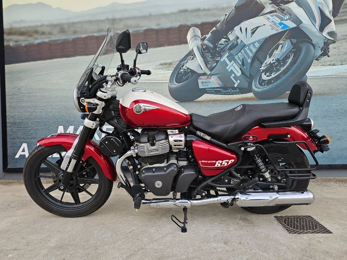 2023 ROYAL ENFIELD (SEE ALSO ENFIEL SUPER METEOR 650 Red