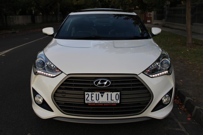 2017 Hyundai Veloster SR Turbo FS5 Series II White Crystal