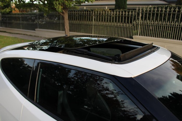 2017 Hyundai Veloster SR Turbo FS5 Series II White Crystal