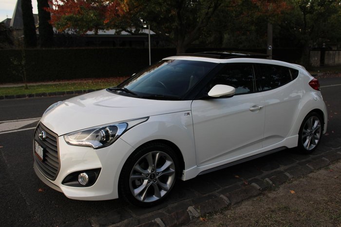 2017 Hyundai Veloster SR Turbo FS5 Series II White Crystal