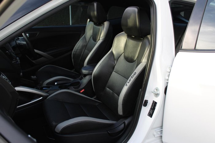 2017 Hyundai Veloster SR Turbo FS5 Series II White Crystal