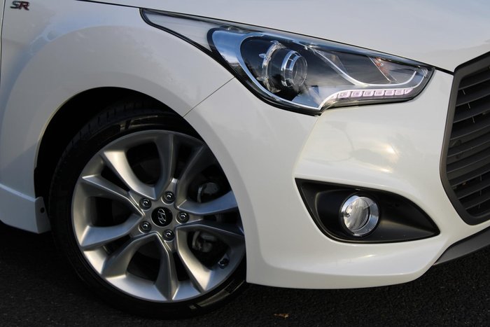 2017 Hyundai Veloster SR Turbo FS5 Series II White Crystal