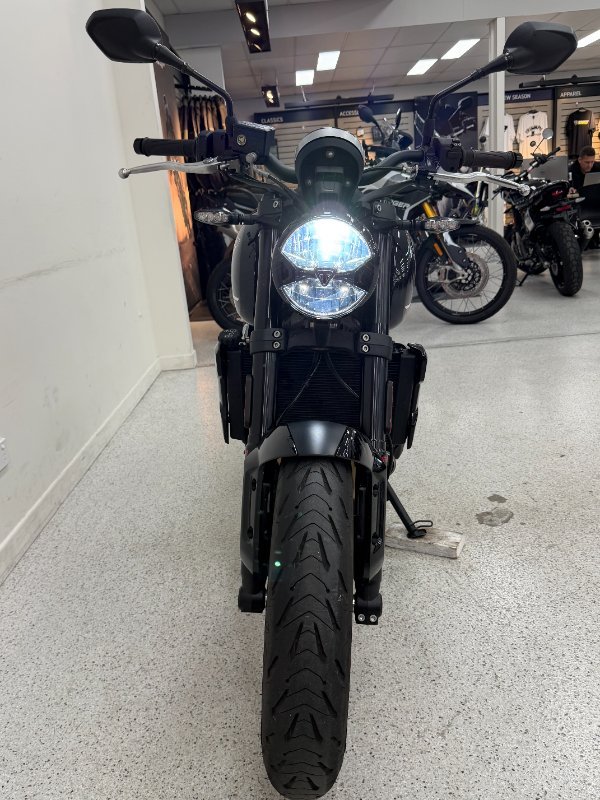 2025 Triumph 2025 TRIUMPH 660CC TRIDENT LAMS Black