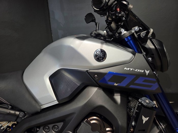 2016 Yamaha MT-09 SILVER