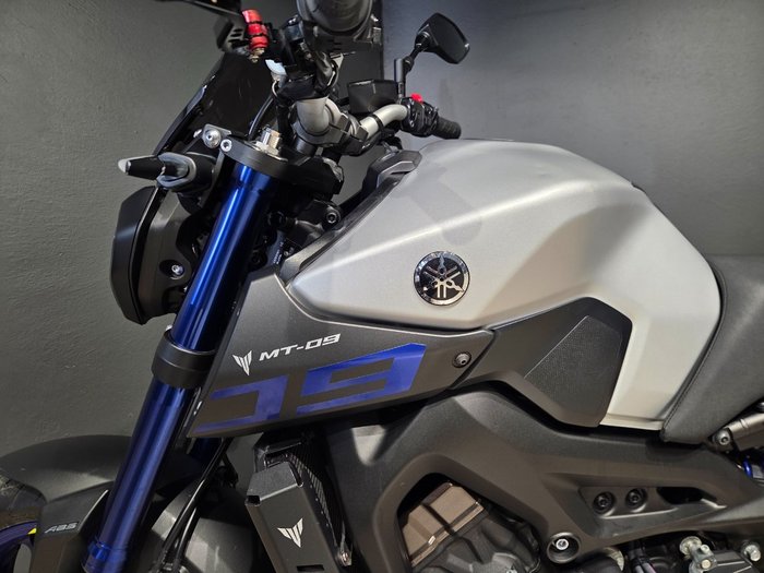 2016 Yamaha MT-09 SILVER